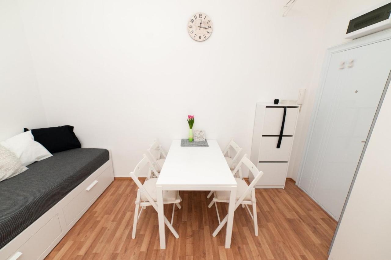 Mia Apartment โนวีซาด ภายนอก รูปภาพ